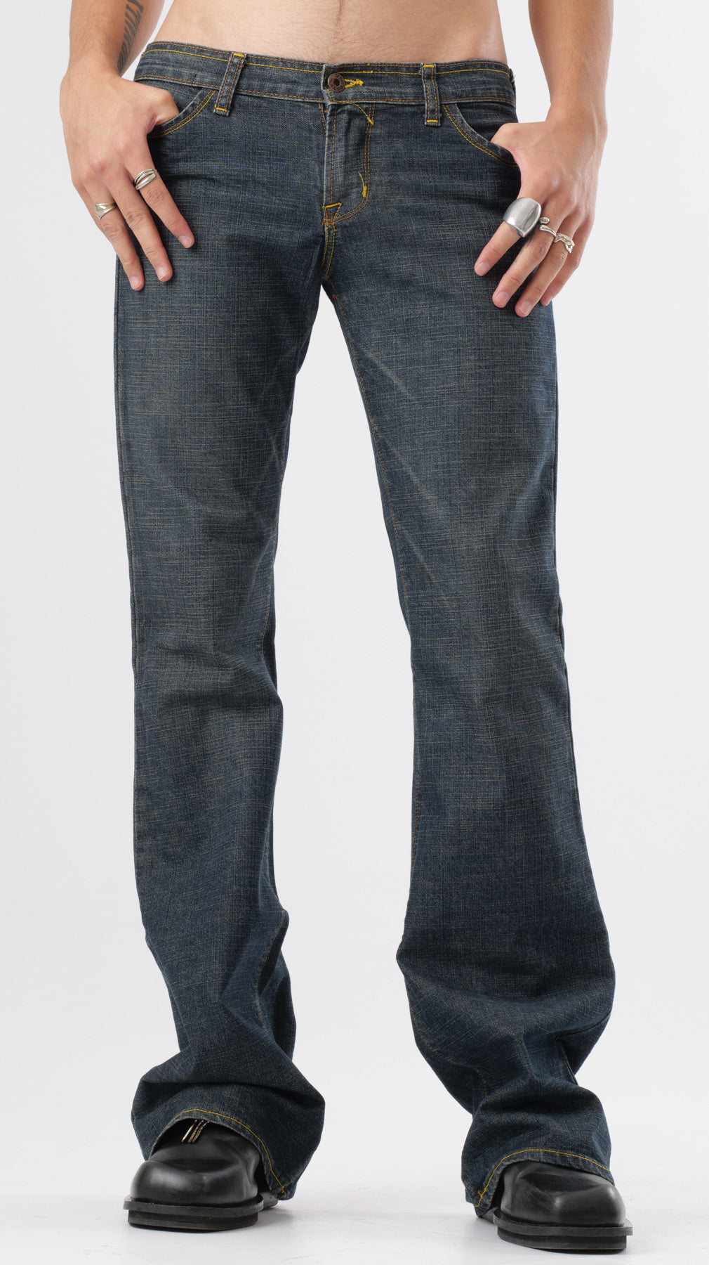 VON DUTCH 2000’S LOGO PATCHWORK JEANS (w27)