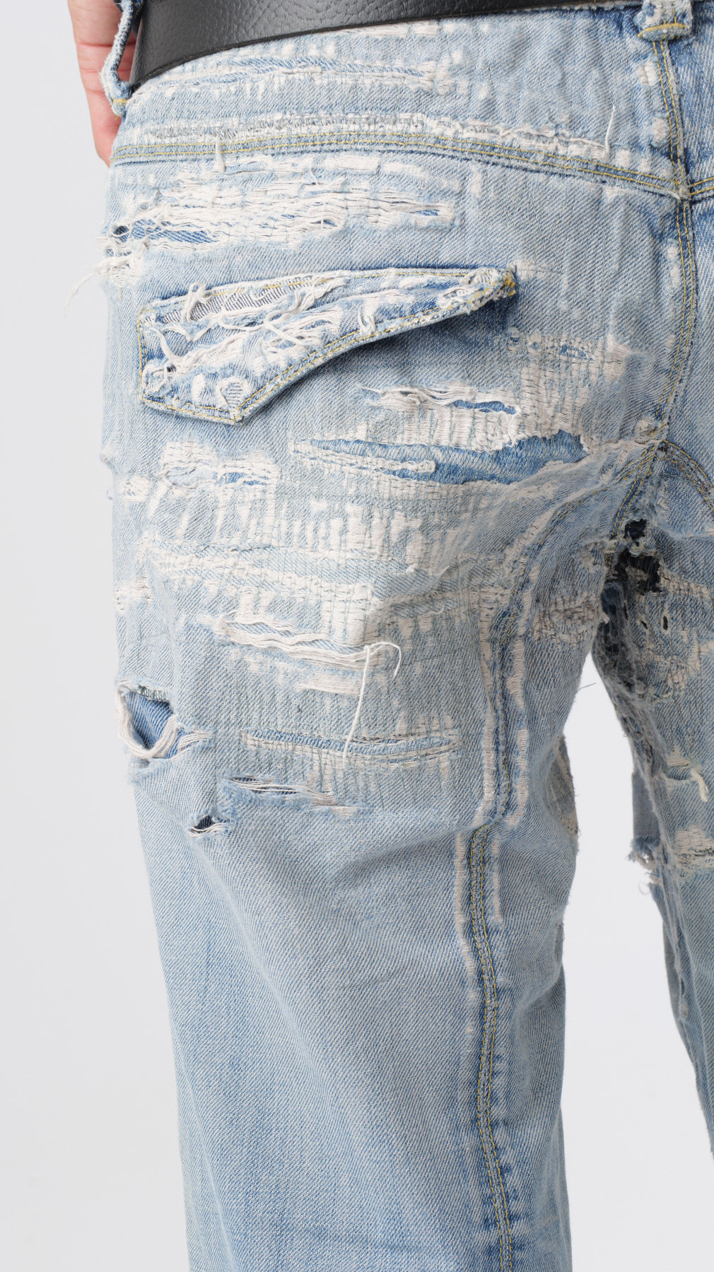 DISTRESSED 2000’s LOW WAIST BOOTCUT JEANS (w32)