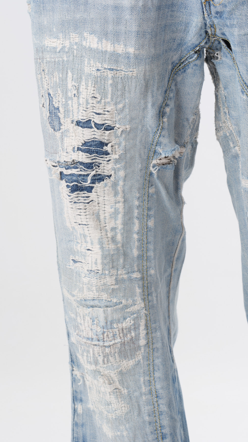 DISTRESSED 2000’s LOW WAIST BOOTCUT JEANS (w32)