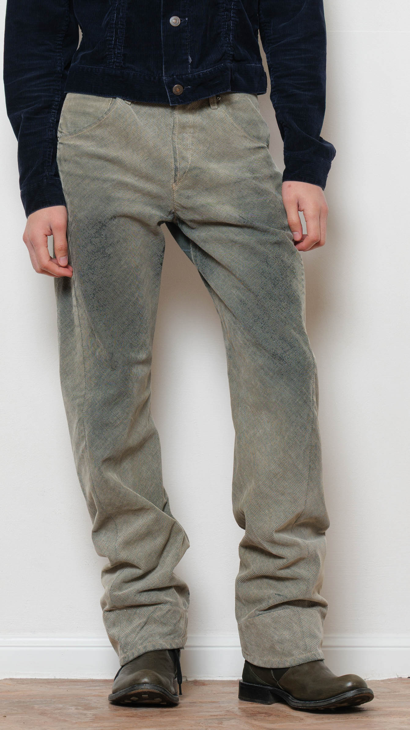 Levi’s engineered distressed grey/green corduroy pant