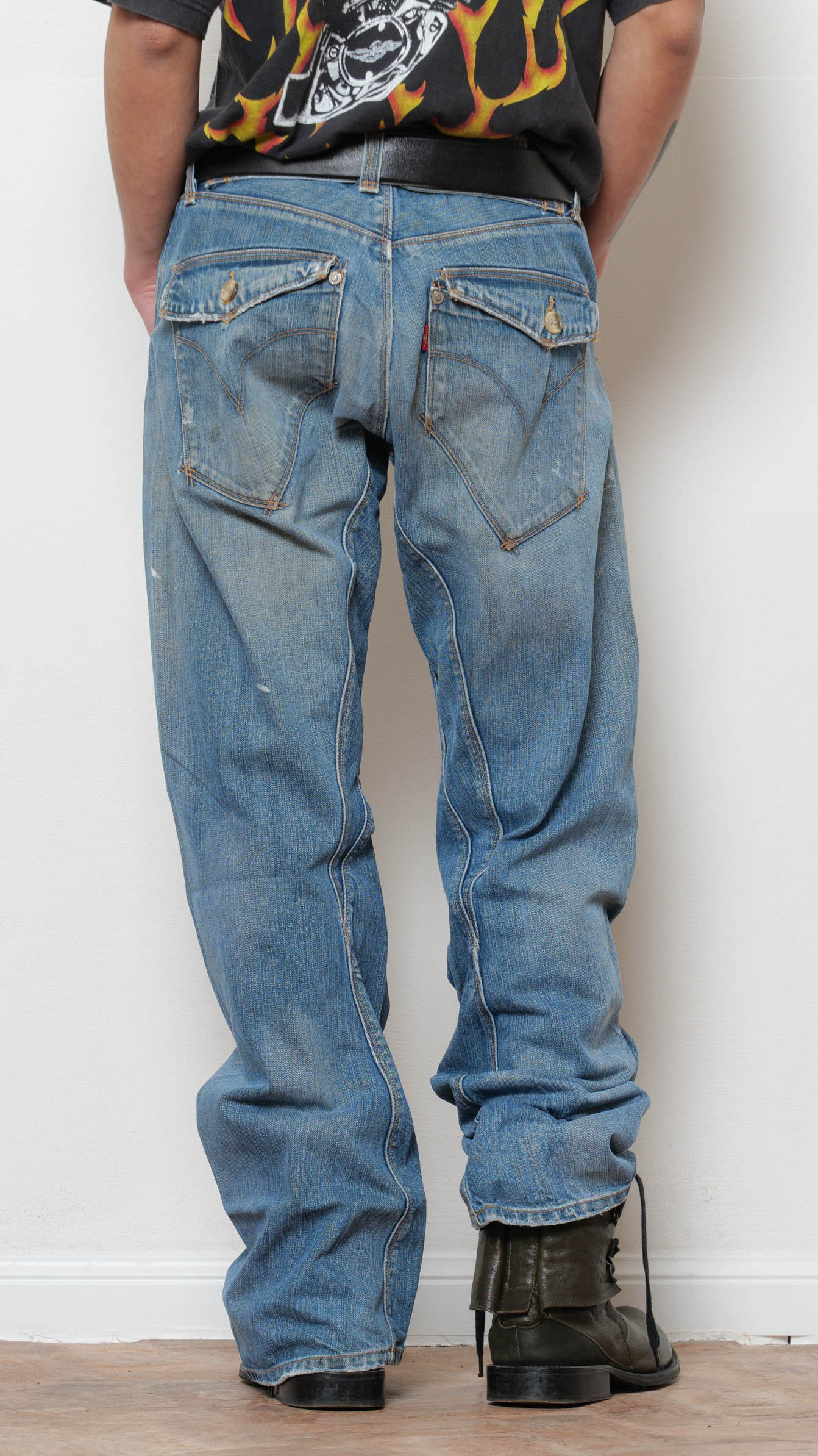 Levi’s engineered 1999 buckle back distressed jeans