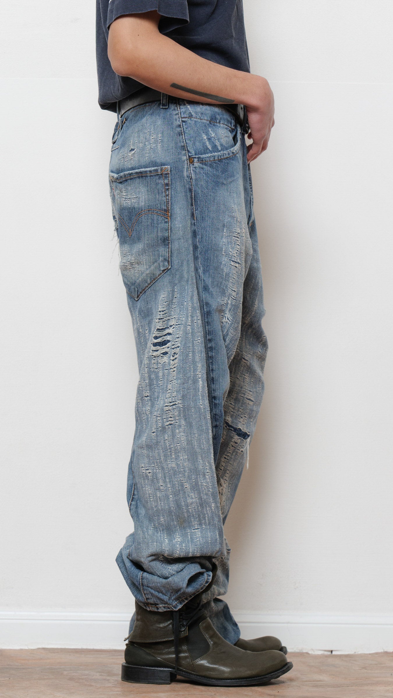 Levi’s engineered distressed buckle belt jeans