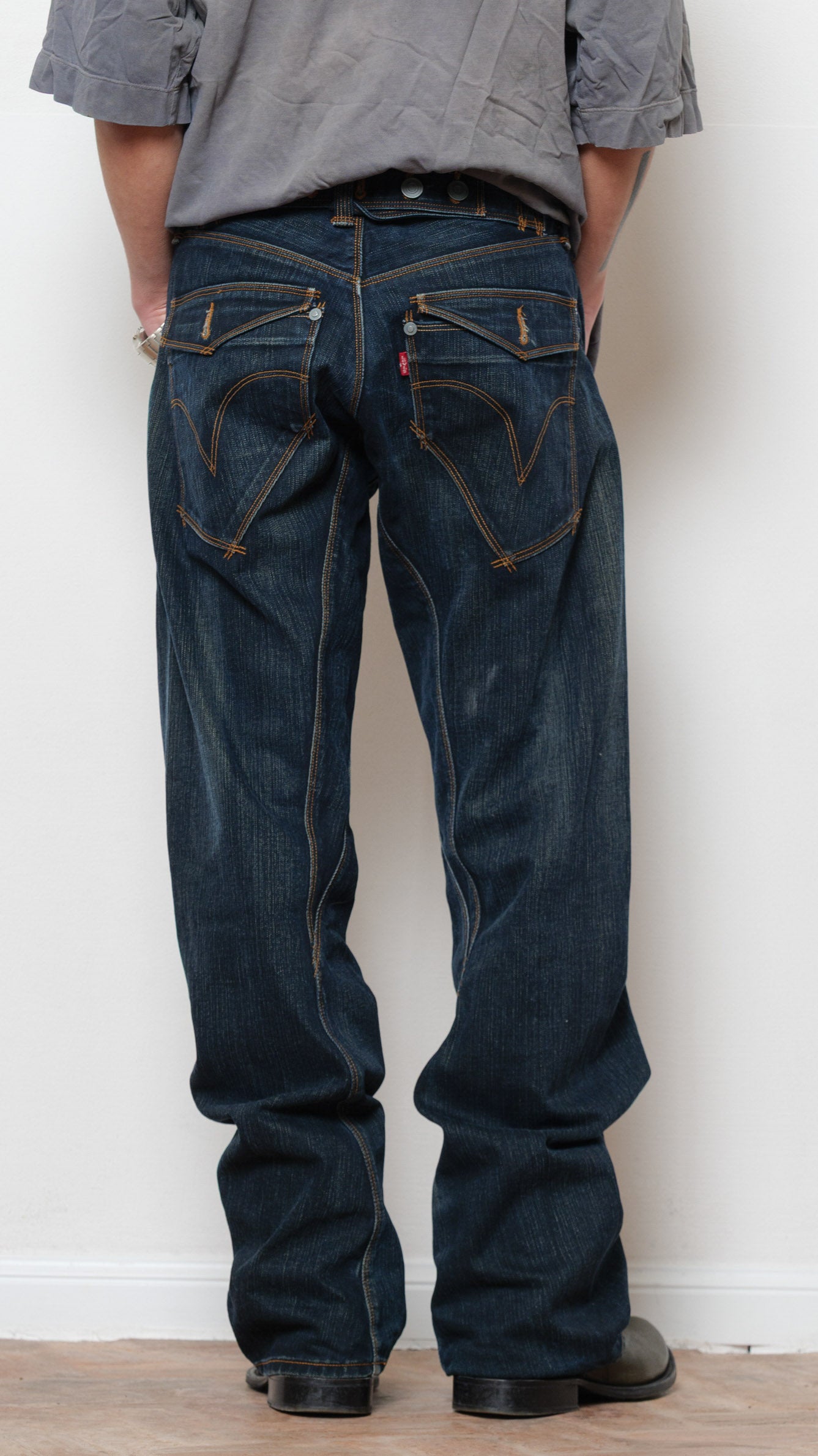 Levi’s engineered 1999 buckle back dark blue rivets jeans