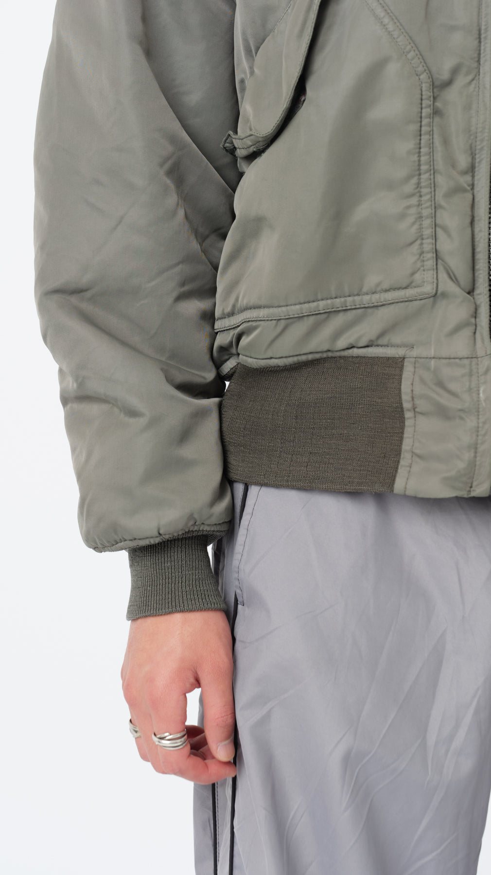 ALPHA INDUSTRIES FLYER BOMBER JACKET (M)