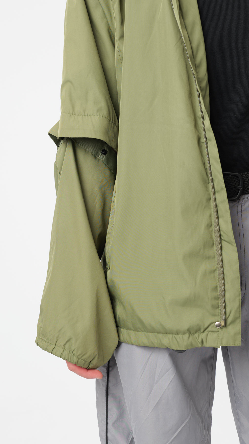 LEVI’S ALL-DUTY 00s PACKABLE RAINCOAT (M)