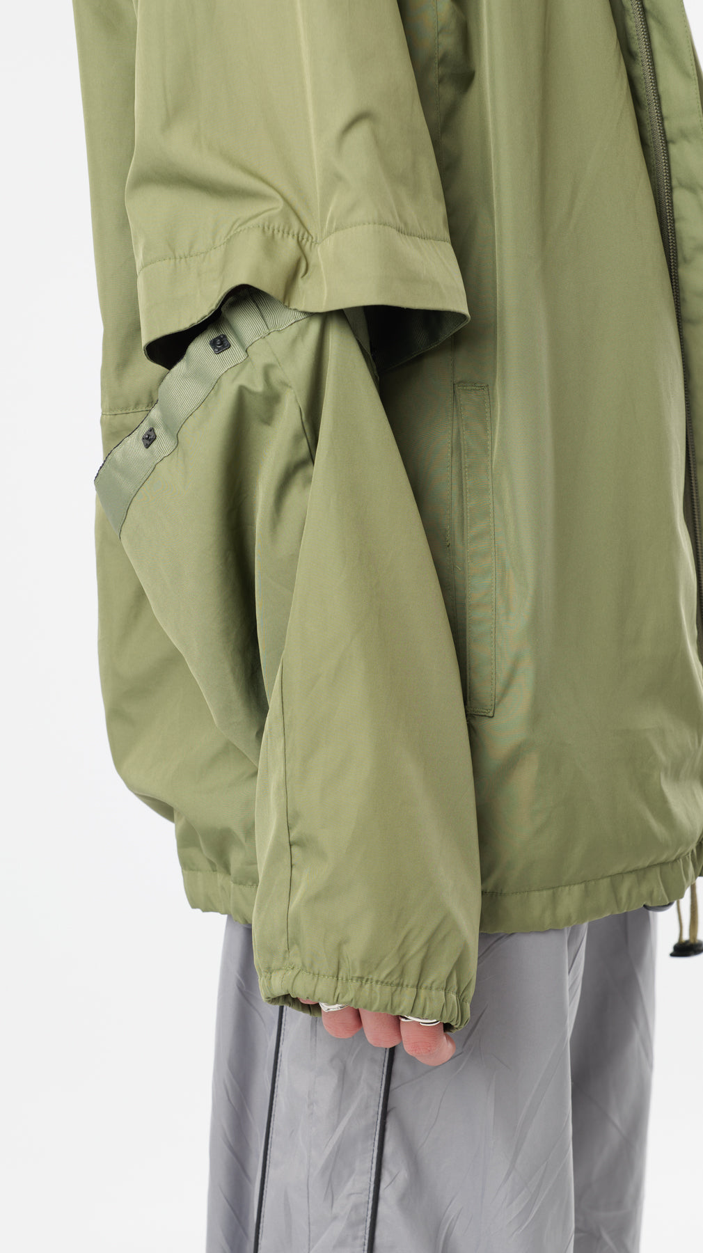 LEVI’S ALL-DUTY 00s PACKABLE RAINCOAT (M)